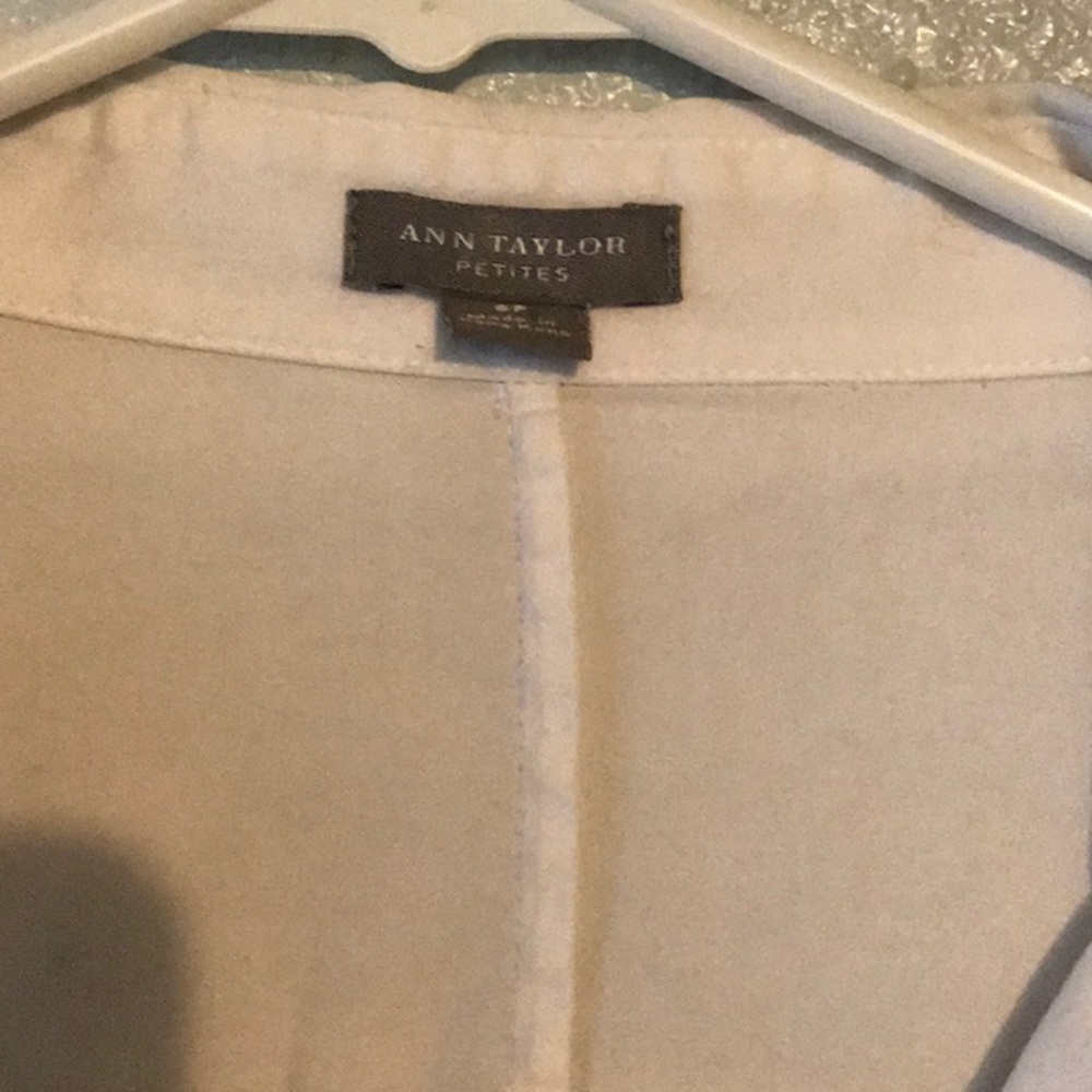 Blouse - Picture 2 of 3